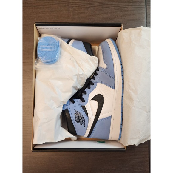 100% Authentic Nike Jordan 1 Retro High OG University Blue 555088 134 Size 9.5 - Picture 7 of 8